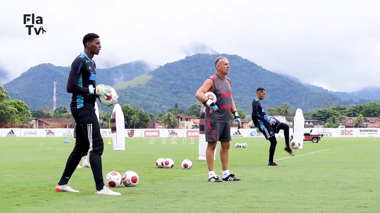 Flamengo treina no Ninho do Urubu de olho no Audax. DUGOUT
