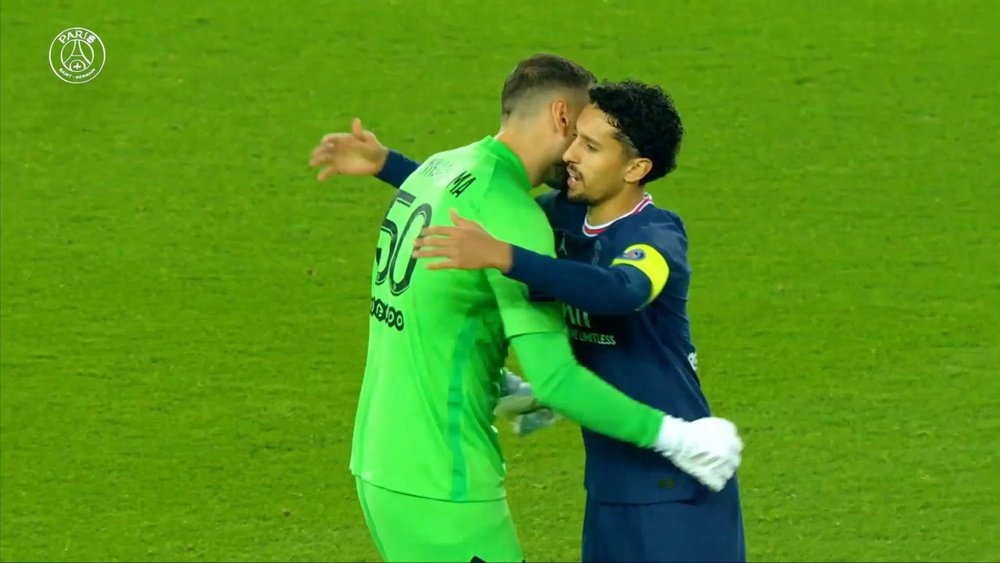 100 matchs de Marquinhos en tant que capitaine du PSG. Dugout