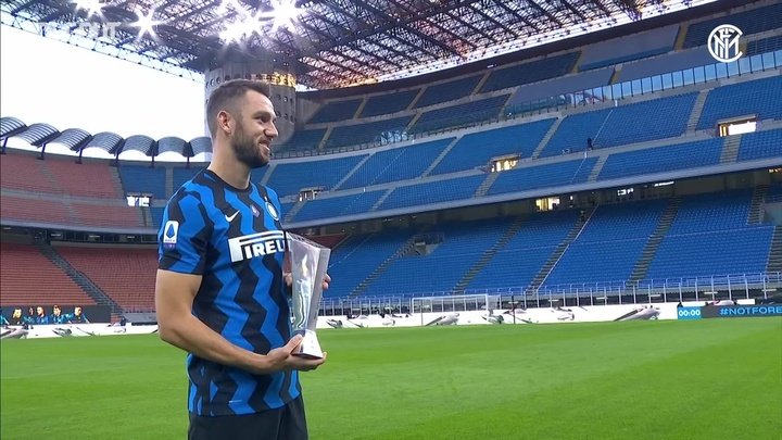 VIDEO: Stefan de Vrij named Best Serie A Defender 2019-20