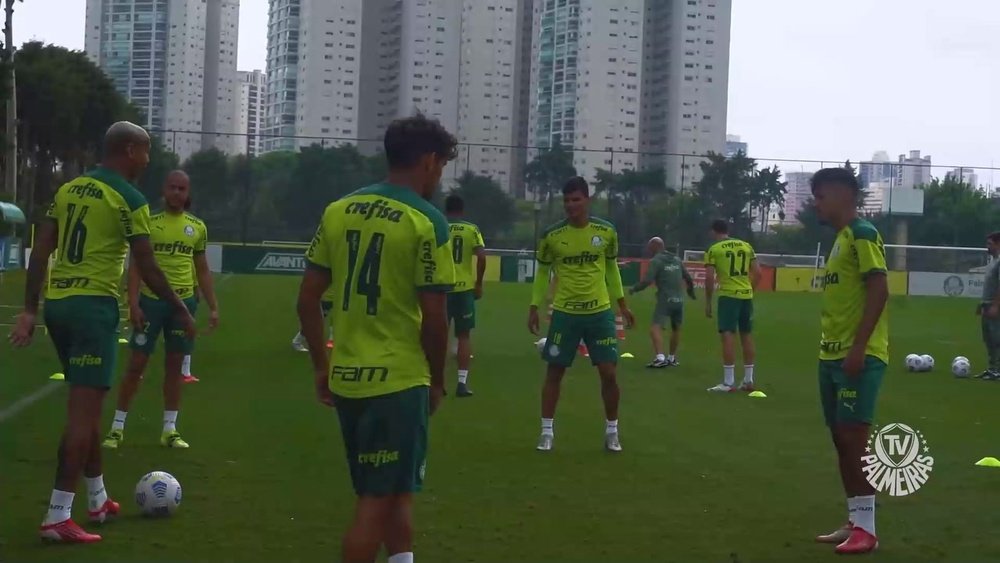 Com Gustavo Gómez e Piquerez, Palmeiras treina na Academia de Futebol. DUGOUT