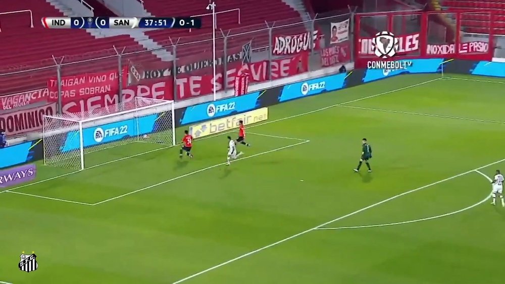 Kaio Jorge scores for Santos against Independiente. DUGOUT