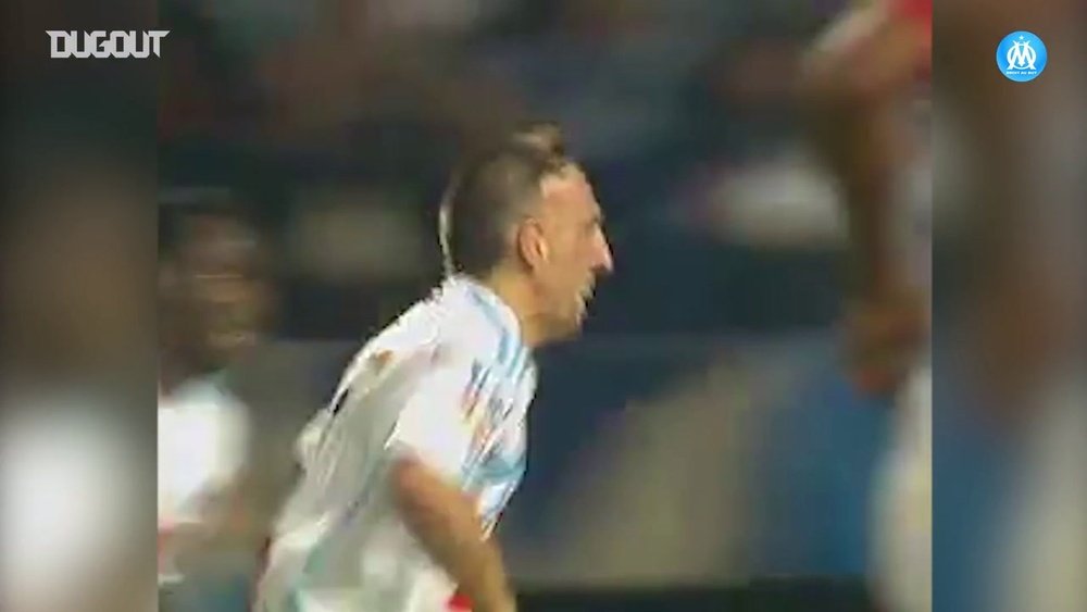 Golaço de Ribery sobre Barthez pelo Olympique de Marseille. DUGOUT