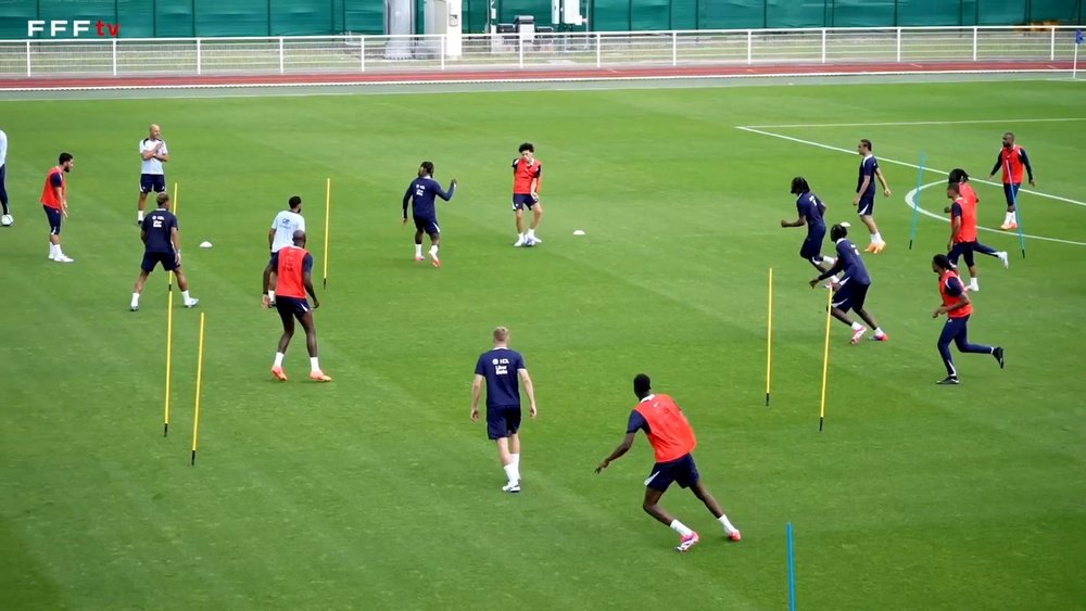 Les débuts de Michael Olise avec l’Équipe de France olympique. Dugout