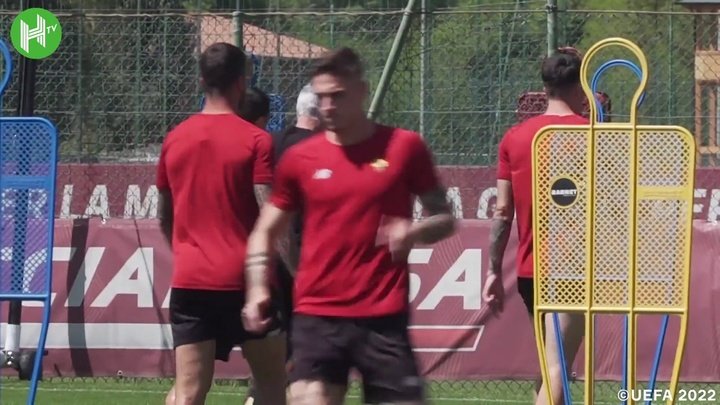VÍDEO: Mourinho comanda treino da Roma antes de semifinal contra o Leicester
