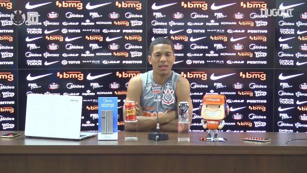 Matheus Davó comenta sobre poucas oportunidades com ex-treinadores do Corinthians. DUGOUT