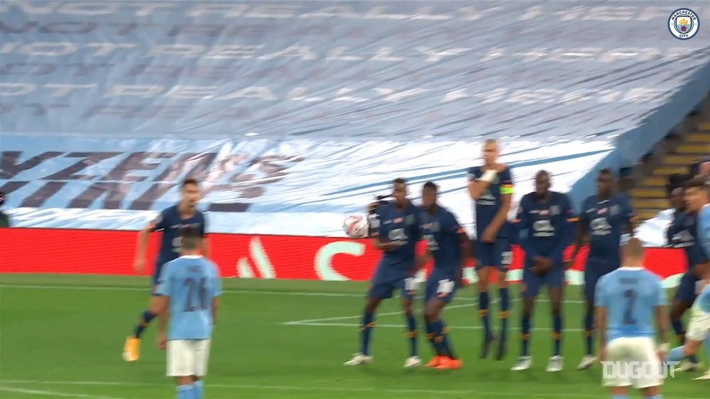 Gündoğan hits sensational free-kick to down FC Porto. DUGOUT