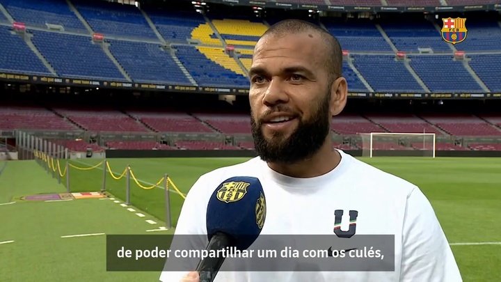 Dani Alves fala sobre a sensação de enfrentar o Barça. DUGOUT