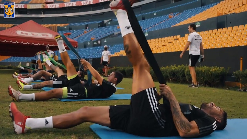 Así es el día a día de Aquino en Tigres. Captura/Dugout