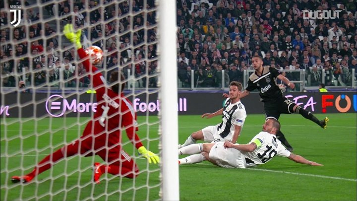 VIDEO: Szczesny's Champions League quarter-final saves vs Ajax