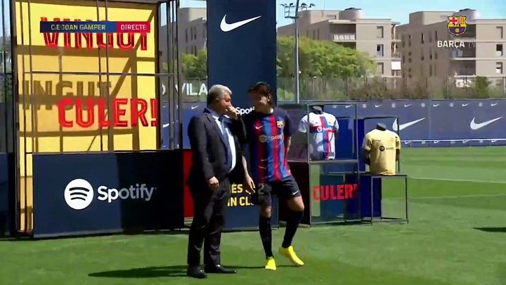 VÍDEO: Bellerín é apresentado como jogador do Barcelona