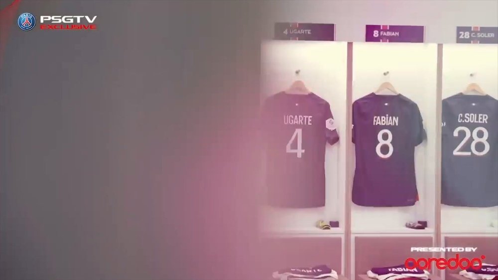 Dans les coulisses du premier match de la saison 23-24 de Mbappé. Dugout
