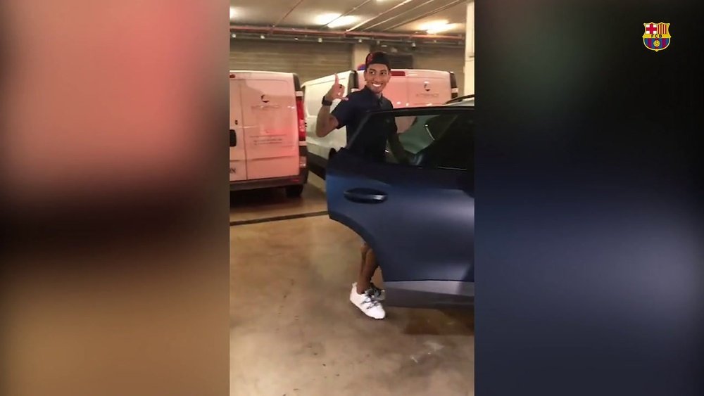 VIDÉO : Raphinha rejoint Barcelone. dugout