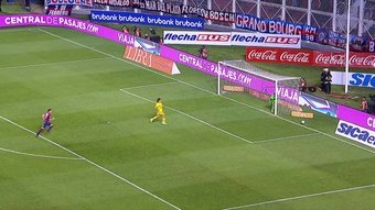 Nicolás Figal a failli inscrire un but exceptionnel avec Boca Juniors en Copa de la Liga.