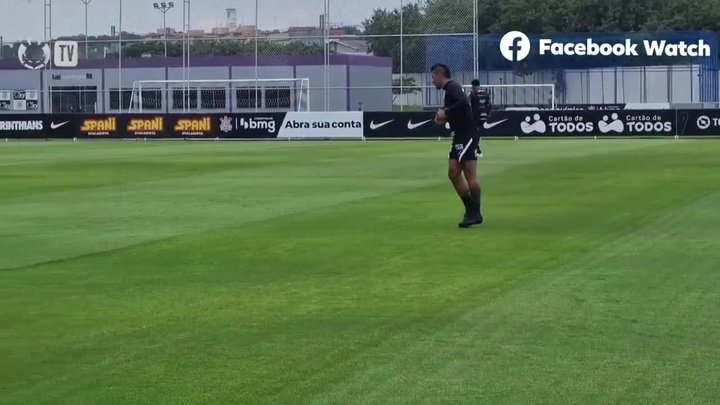 Com Paulinho, Corinthians segue preparação para temporada 2022