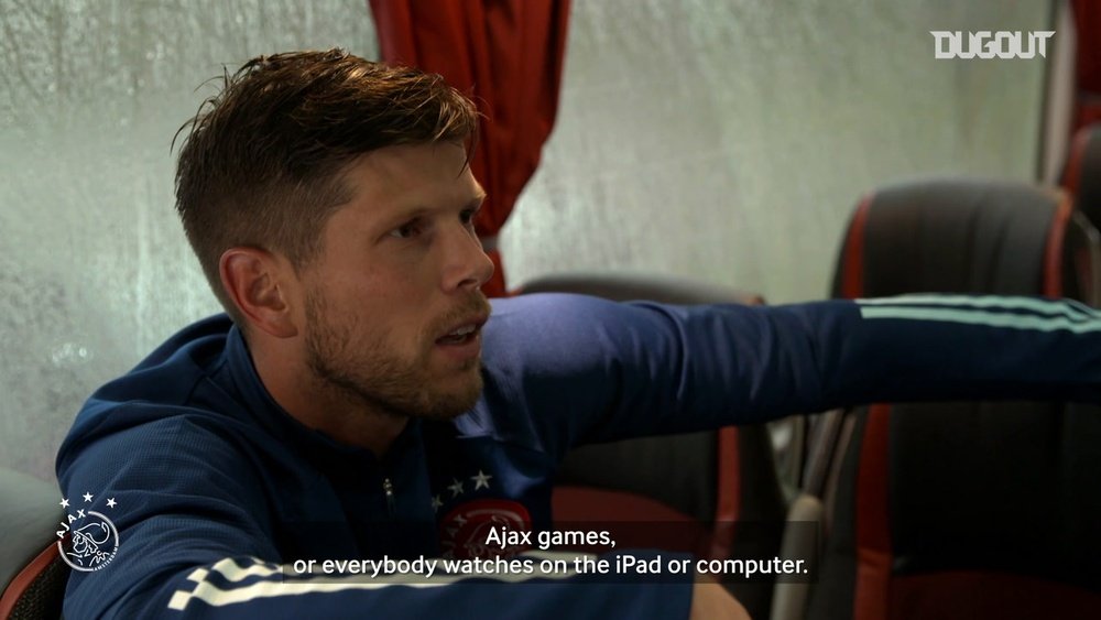 Go on a tour of the Ajax bus! DUGOUT