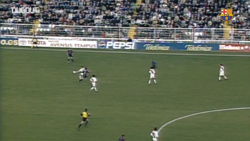 VÍDEO: el golazo de Xavi al Rayo desde el centro del campo. DUGOUT