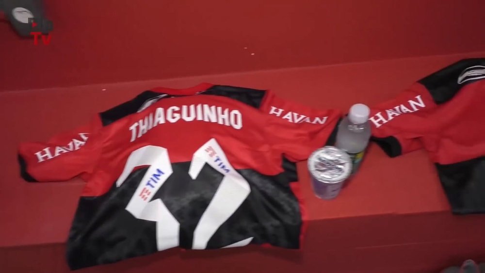 Bastidores da vitória do Flamengo sobre a Portuguesa-RJ. DUGOUT