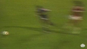 VIDÉO : Les meilleurs buts de Ruud Gullit au PSV Eindhoven. dugout