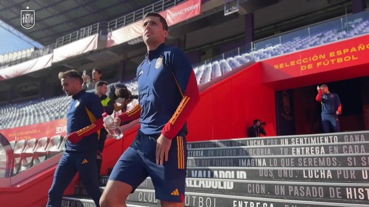 VIDEO: Spain players get real fun in last Euro qualifying training