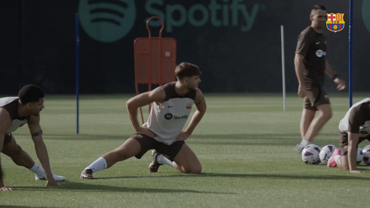 VIDEO: FC Barcelona's first training of the 23/24 campaign