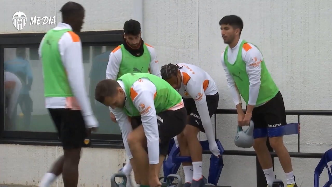 VIDEO: Valencia prepare for game v Getafe