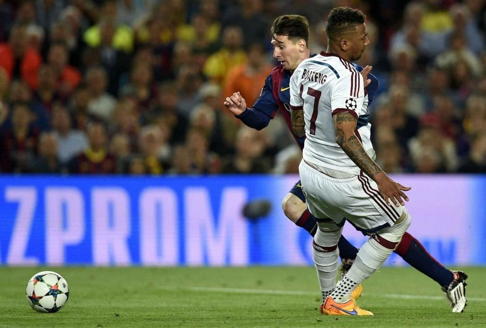 Boateng sobre drible de Messi que o deixou no chão: 'queria ver vocês contra ele'. Goal