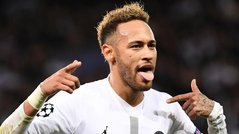 Neymar se aproxima de Top 20 na artilharia histórica da Champions League. Goal