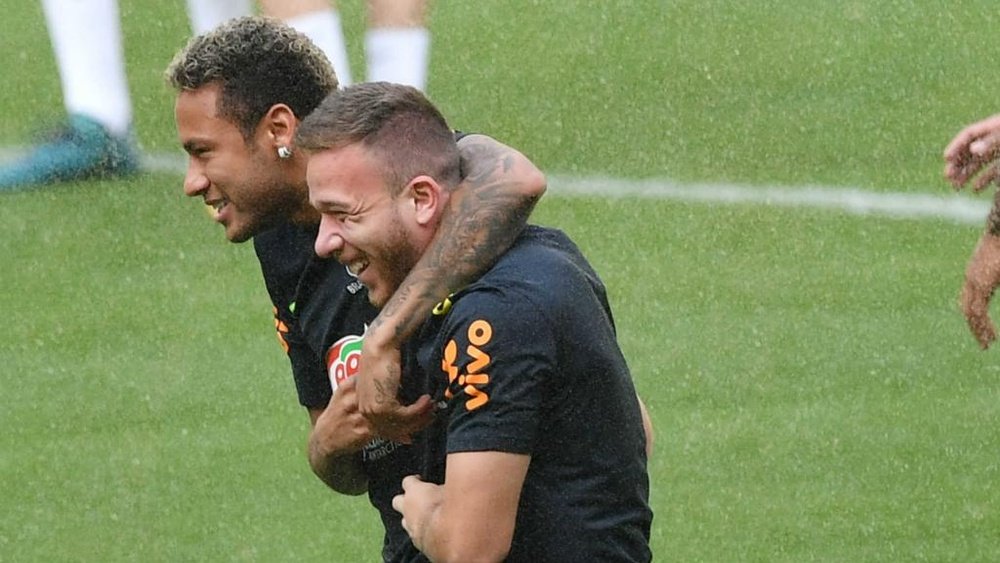 Arthur torce por Neymar e Coutinho juntos no Barcelona