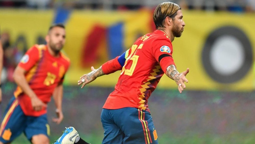 Sergio Ramos da record: 21 goal con la Spagna, ora punta Passarella. Goal