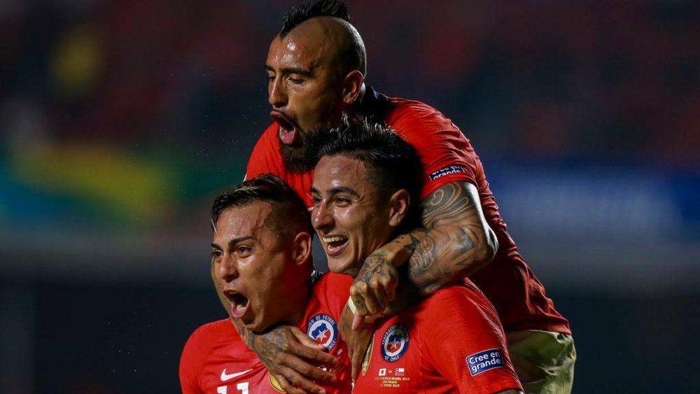 Em busca do tricampeonato, Chile goleia o Japão em estreia da Copa América