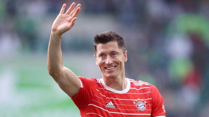 Xavi confirma negociações por Lewandowski, mas faz alerta.