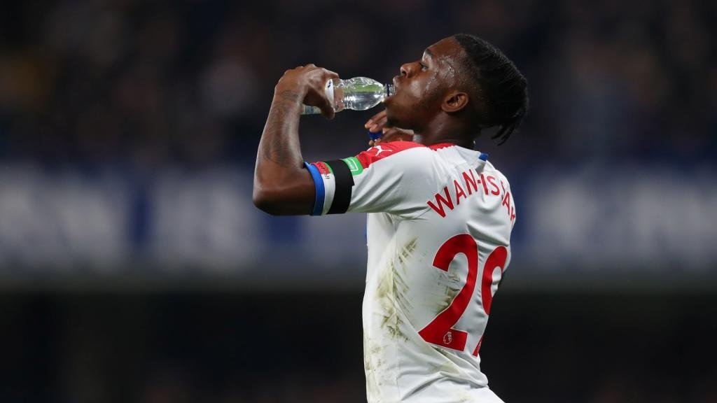 Wan-Bissaka alle visite con il Manchester United