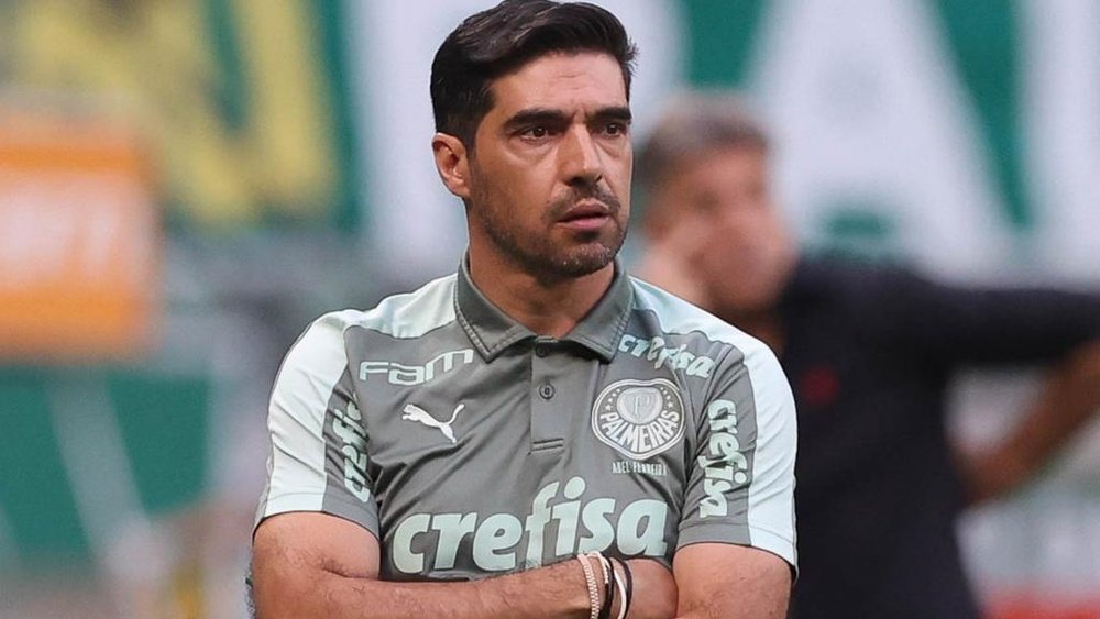 Palmeiras não consegue vencer Flamengo nem Atlético e Abel pede reforços.
