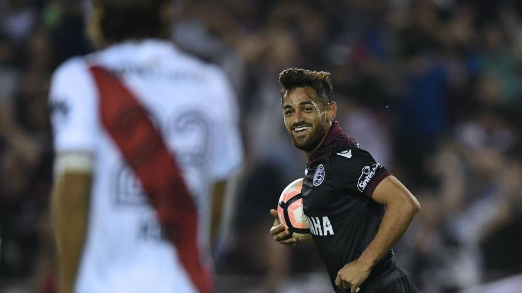 Pai de vice-campeão da Liberta confirma conversa, mas descarta oferta do Cruzeiro