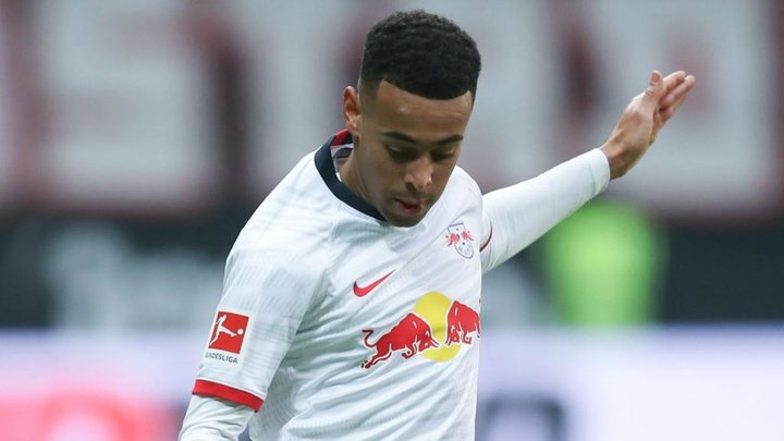 Adams signs contract extension with RB Leipzig