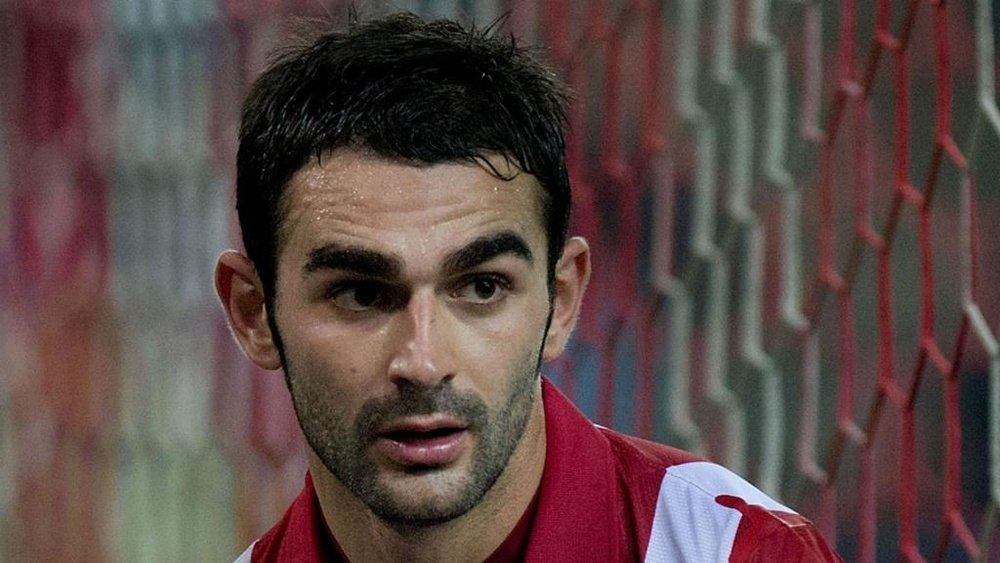 Osasuna sign Adrian Lopez on free transfer
