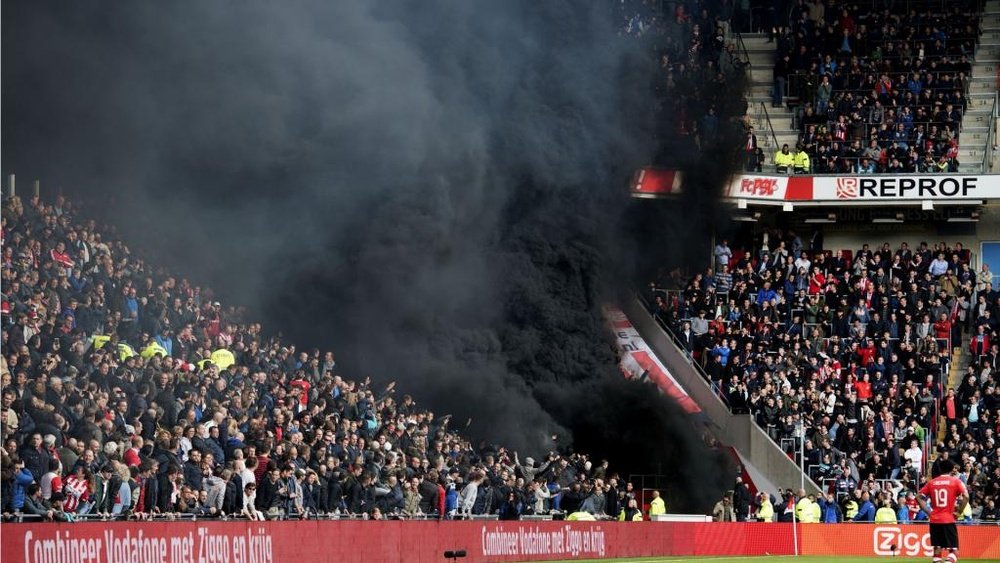 Torcedores do Ajax são presos por fogos em hotel do Real Madrid. Goal
