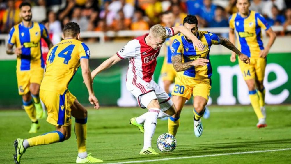 Ajax scrape goalless draw at APOEL in Champions League play-off