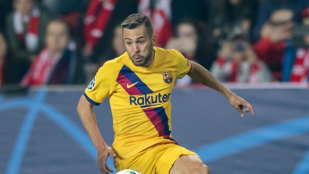 Alba suffers reoccurrence of hamstring injury, Barcelona confirm