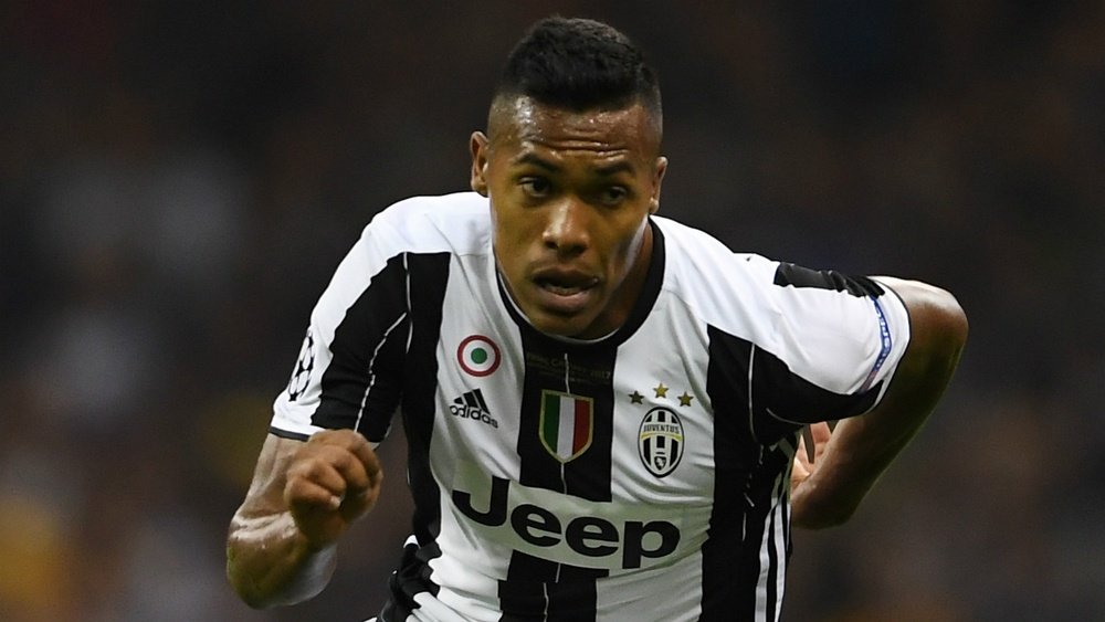 Alex Sandro não é Pogba: é insubstituível para um clube como a Juventus