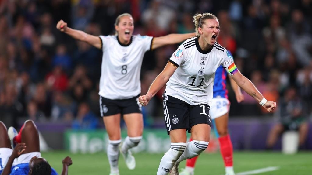 Report: Germany 2-1 France. GOAL