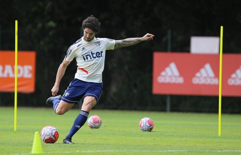 Pato? Tchê Tchê? Como o São Paulo pode ser escalado no Brasileirão