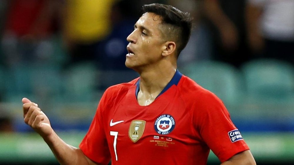 Sanchez feels more love with Chile than at Man United – Rueda.