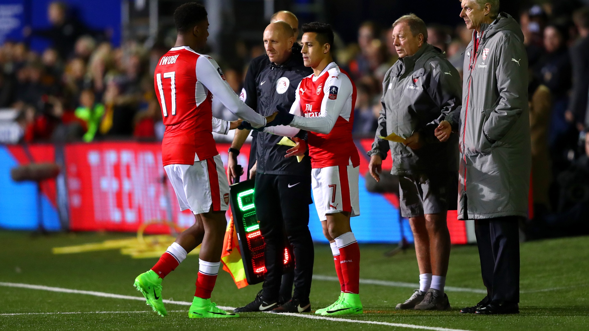 Wenger denies using Sanchez was risky