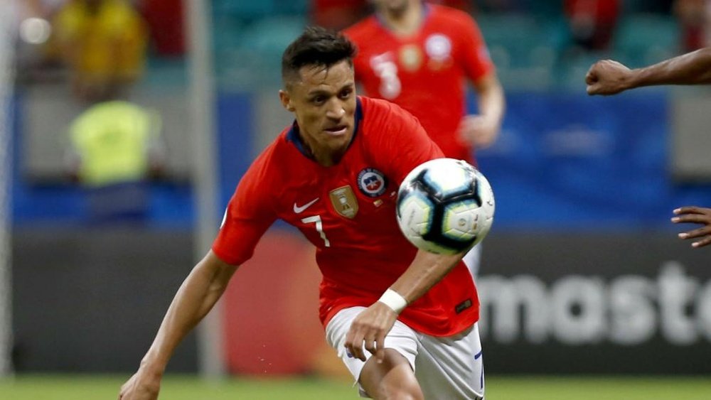 Chile v Uruguay: Sanchez ankle injury to be assessed. GOAL