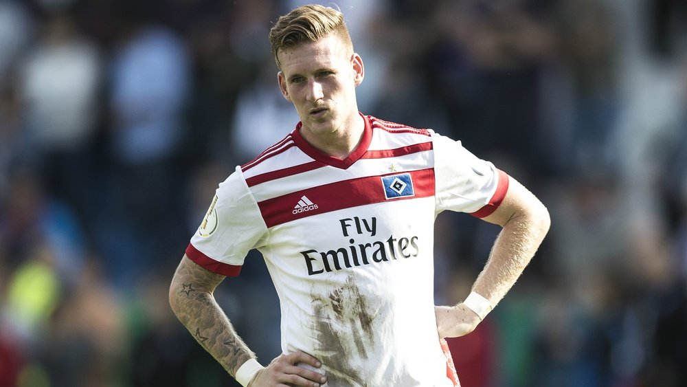 HSV lose to 10-man Osnabruck. AFP