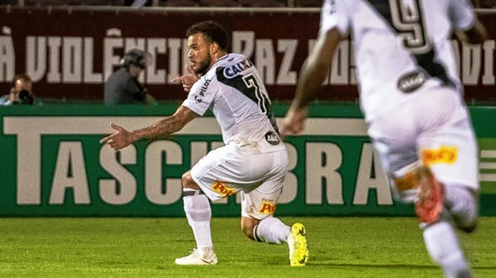 Atacante André Luís é anunciado como reforço do Corinthians