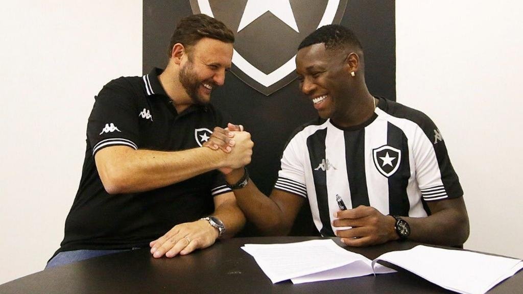 Quem John Textor contratou para o Fogão? EFE