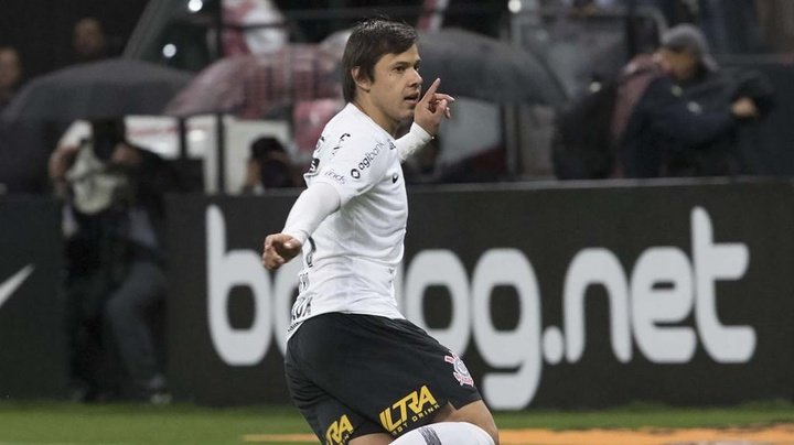 Corinthians e Atlético-MG podem acertar troca de Romero e Luan
