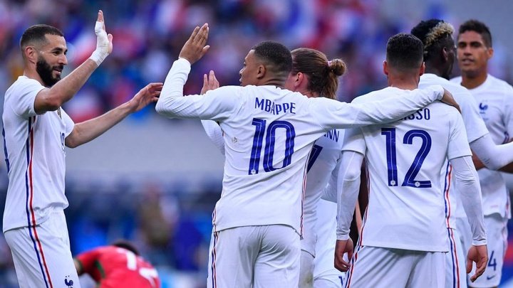 Benzema injury overshadows comfortable France win